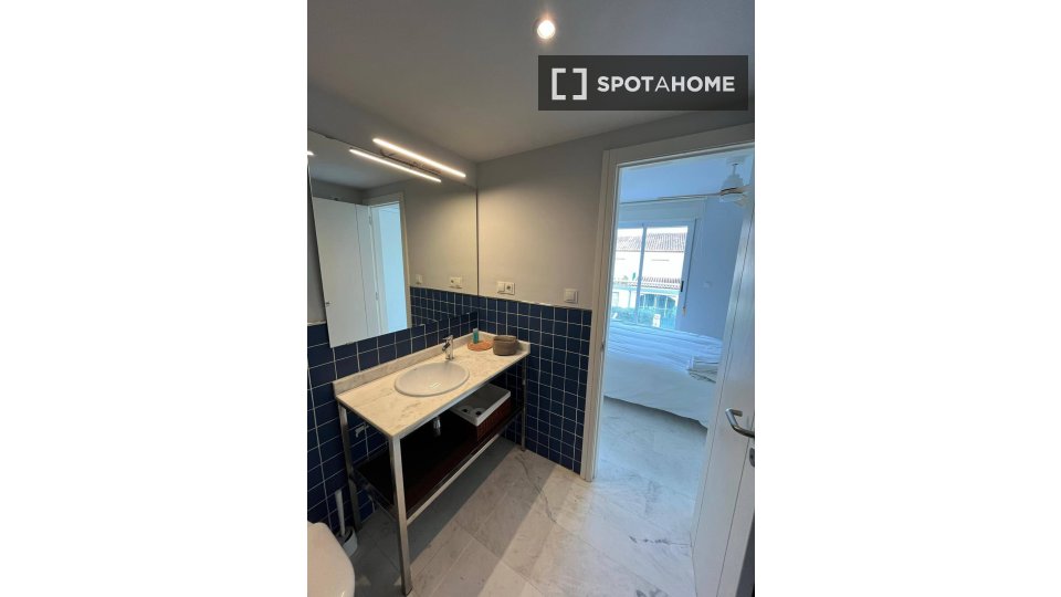 Apartment Alicante, 3 beds — photo 18