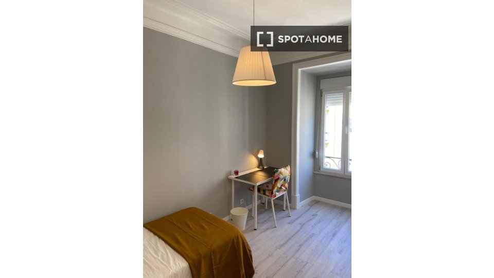 Double room Lisbon, 5 beds, 85m² — photo 20