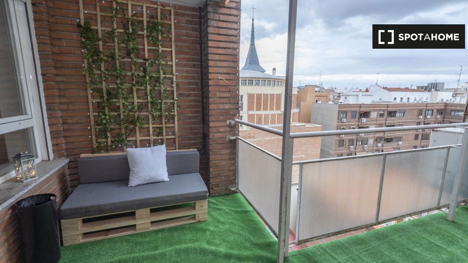 Double room Madrid, 6 beds, 150m² — photo 19