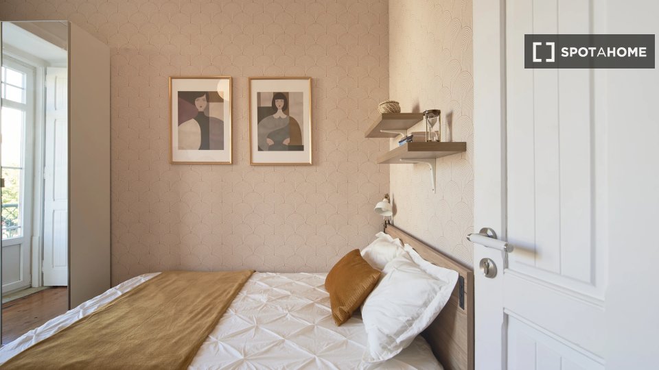 Double room Lisbon, 7 beds — photo 1