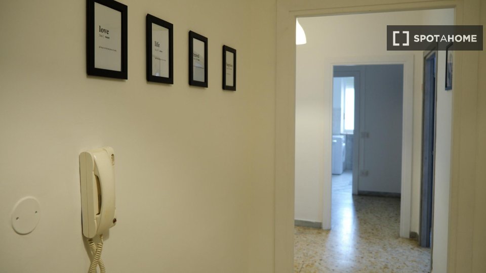 Double room Naples, 4 beds — photo 5