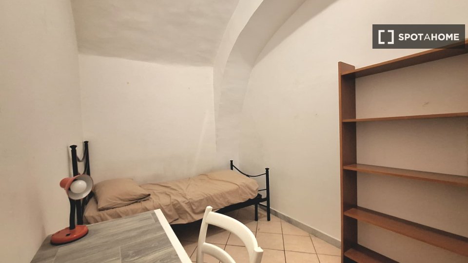 Double room Naples, 5 beds — photo 1