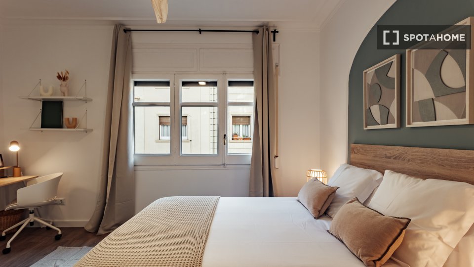 Double room Barcelona, 8 beds, 207m² — photo 4