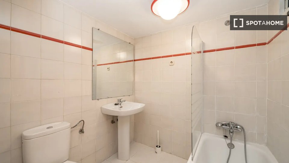 Double room Madrid, 10 beds — photo 15