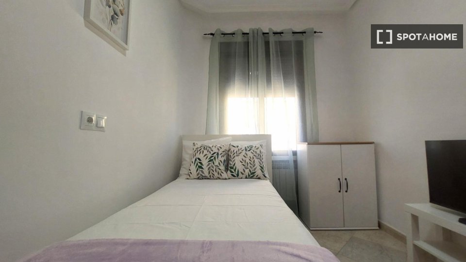 Double room Madrid, 4 beds, 95m² — photo 23