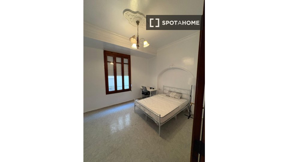 Habitación en piso compartido en alquiler, Alzira