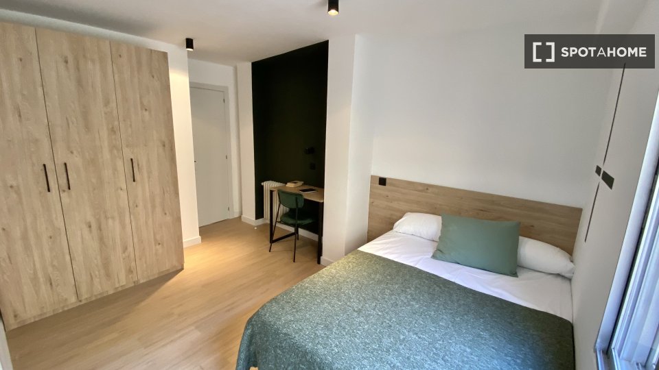 Double room Madrid, 12 beds — photo 20