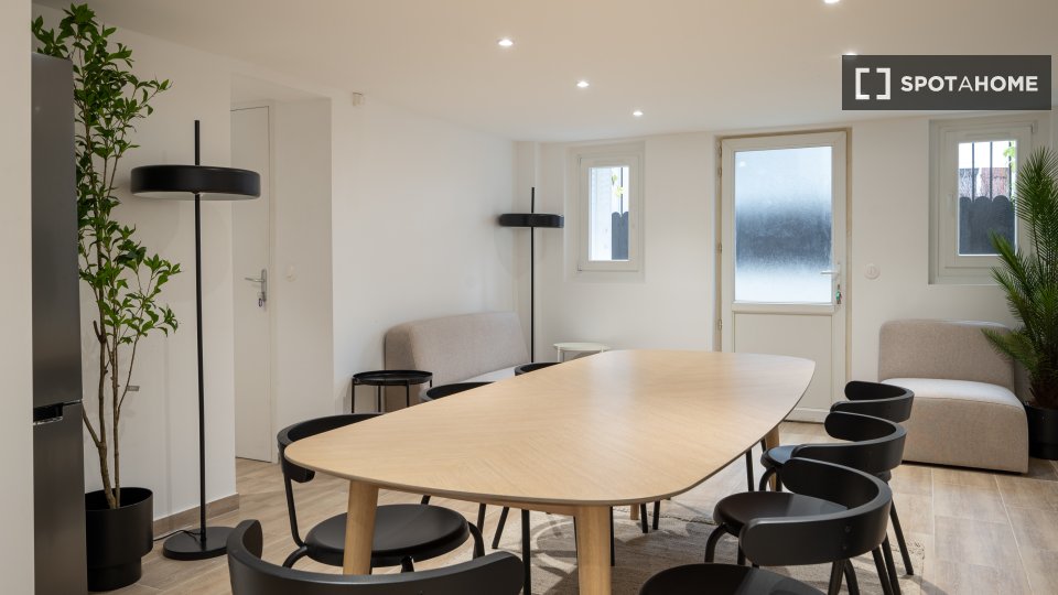 Double room Paris, 9 beds, 244m² — photo 27