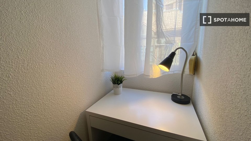 Chambre double Madrid, 4 chambres — photo 5