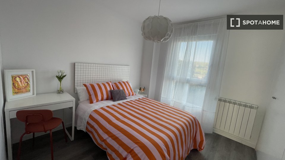 Double room Santander, 4 beds, 100m² — photo 2