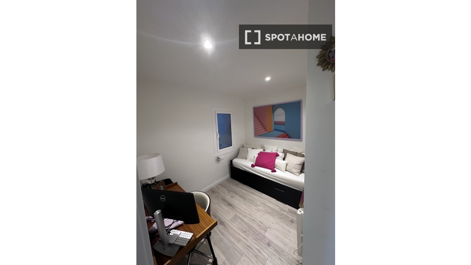 Apartment Barcelona, 2 beds, 75m² — photo 2