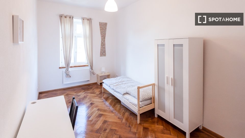 Double room Munich, 3 beds, 81m² — photo 7