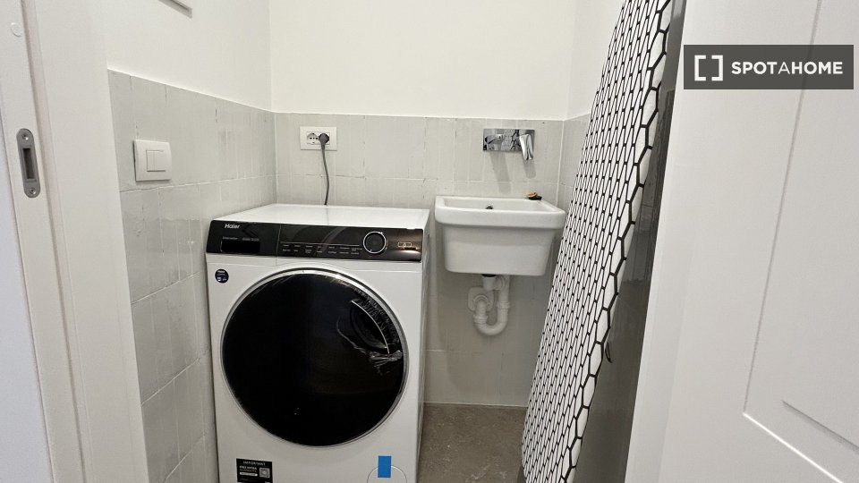 Apartment Milan, 1 bed, 63m² — photo 3