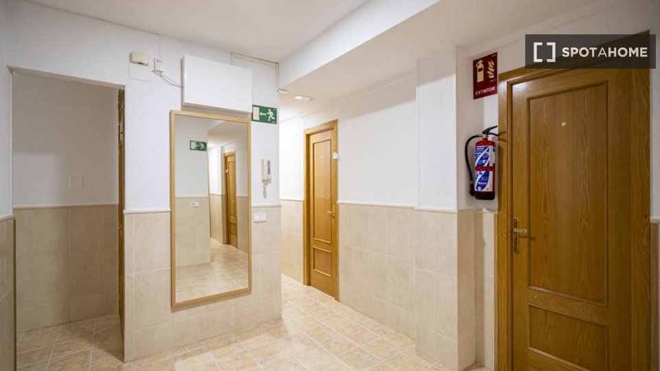 Double room Madrid, 25 beds — photo 40