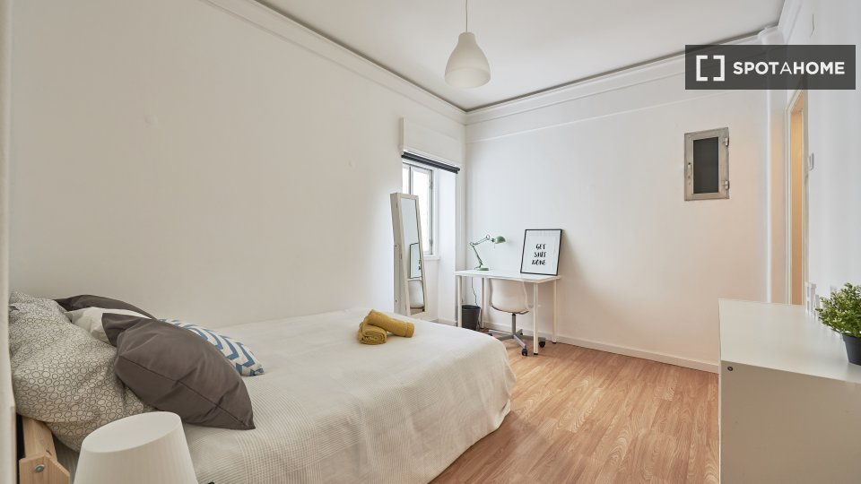 Double room Lisbon, 9 beds, 160m² — photo 42