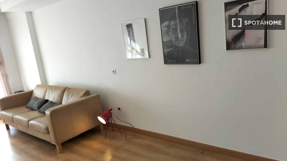 Double room Valencia, 3 beds — photo 12