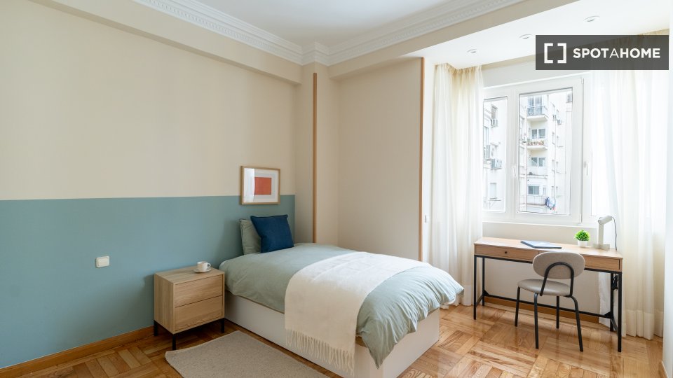 Double room Madrid, 5 beds — photo 10