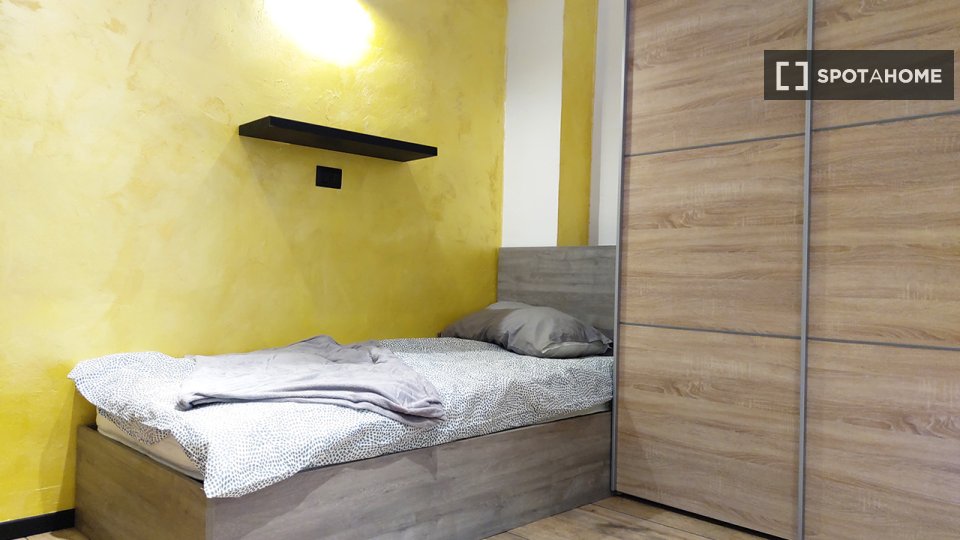Double room Turin, 3 beds, 90m² — photo 4
