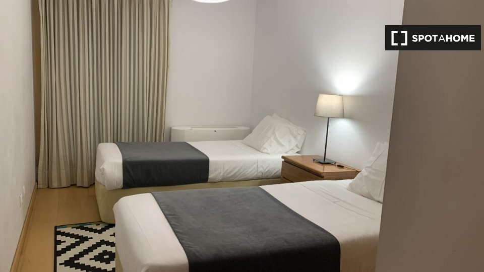 Apartment Lisbon, 2 beds, 110m² — photo 5