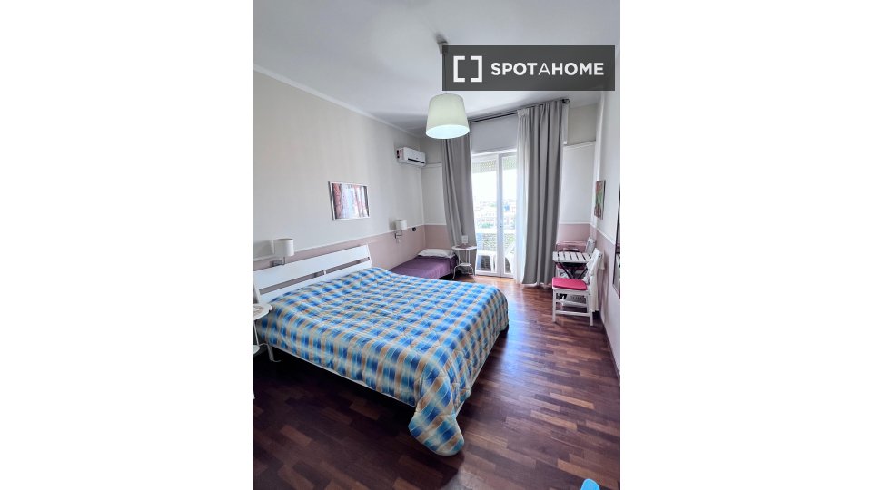 Double room Rome, 3 beds — photo 39