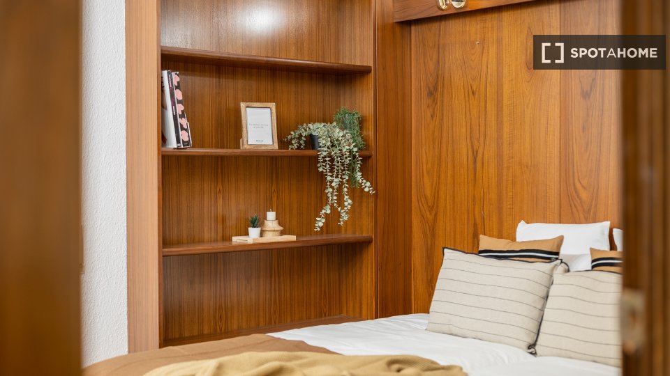 Double room Barcelona, 5 beds, 160m² — photo 14