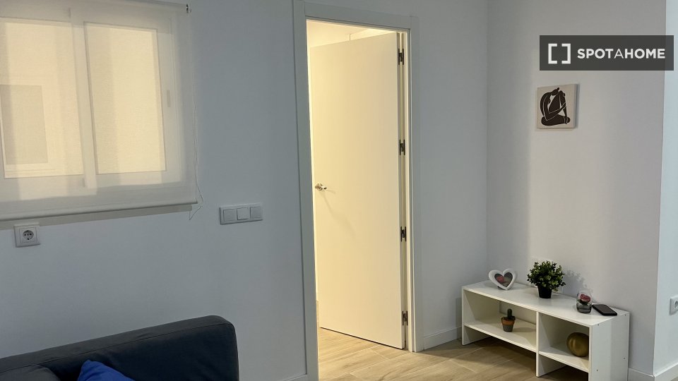 Double room Valencia, 3 beds, 17m² — photo 14