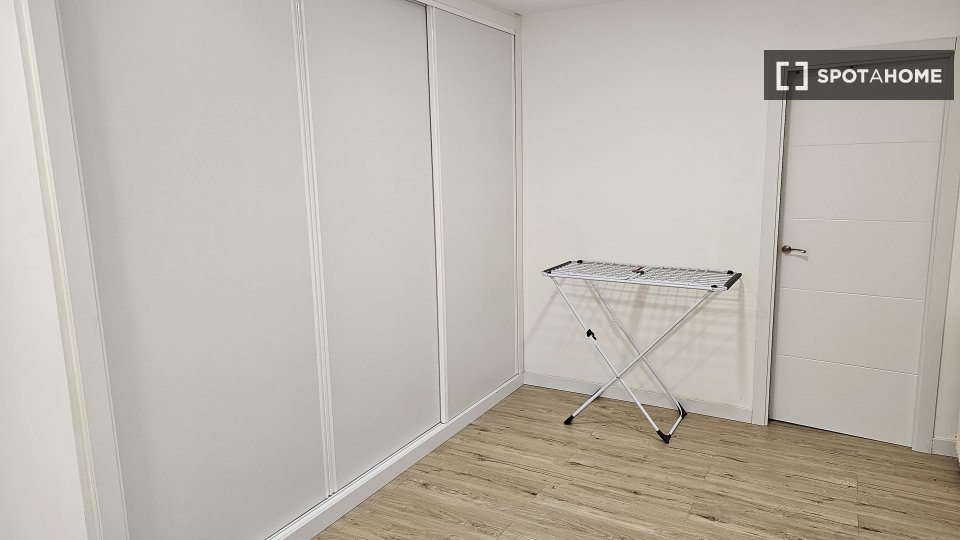 Double room Madrid, 2 beds, 117m² — photo 6
