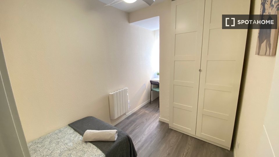 Chambre double Madrid, 4 chambres — photo 6