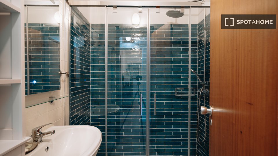 Double room Lisbon, 2 beds — photo 4