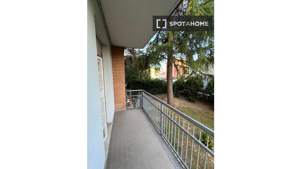 Double room Bologna, 3 beds, 130m² — photo 8