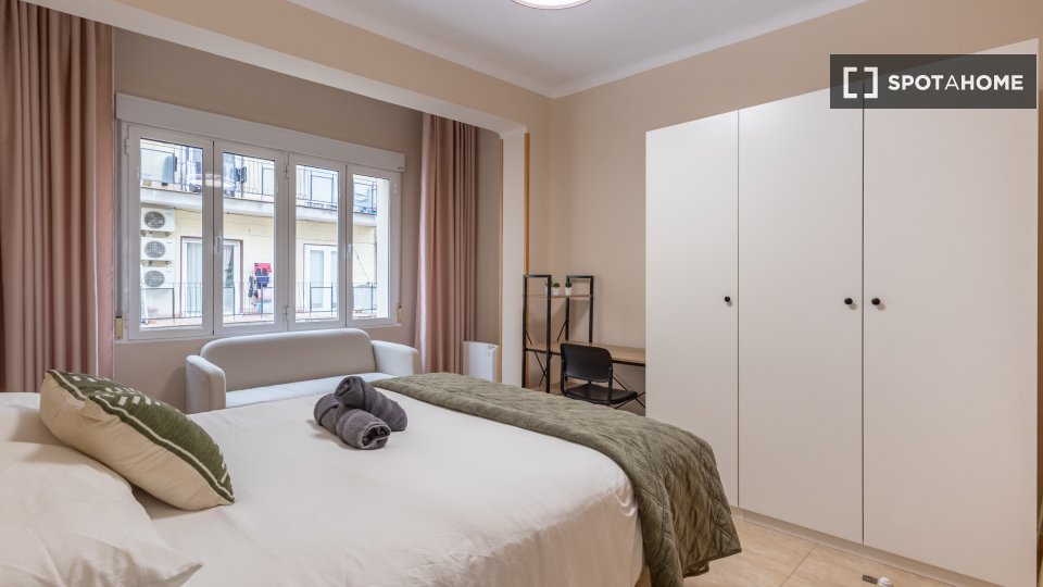 Double room Granada, 6 beds — photo 10