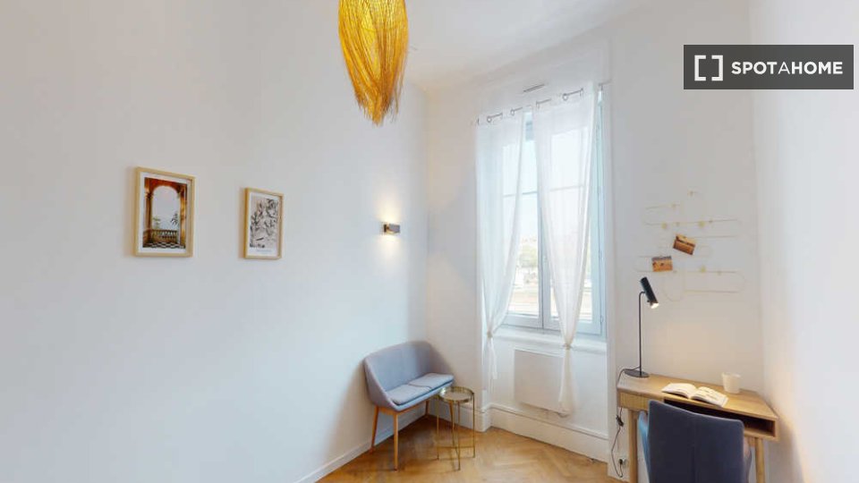 Double room Lyon, 4 beds, 130m² — photo 9