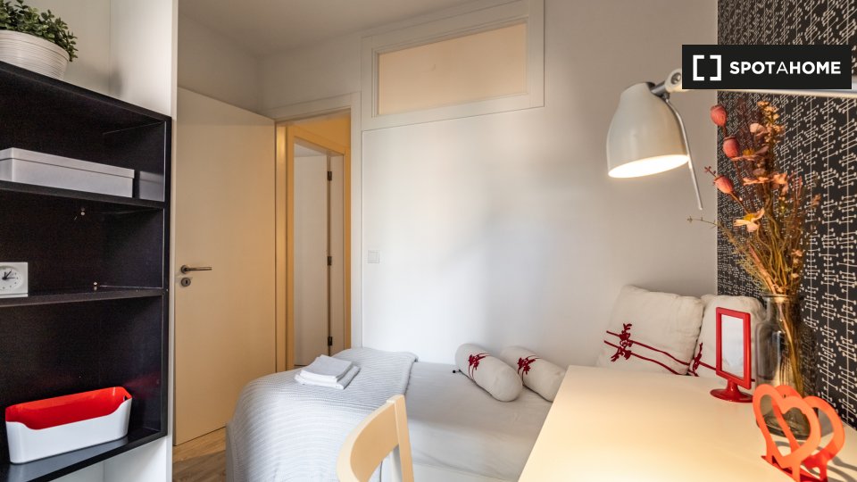 Double room Lisbon, 4 beds — photo 3