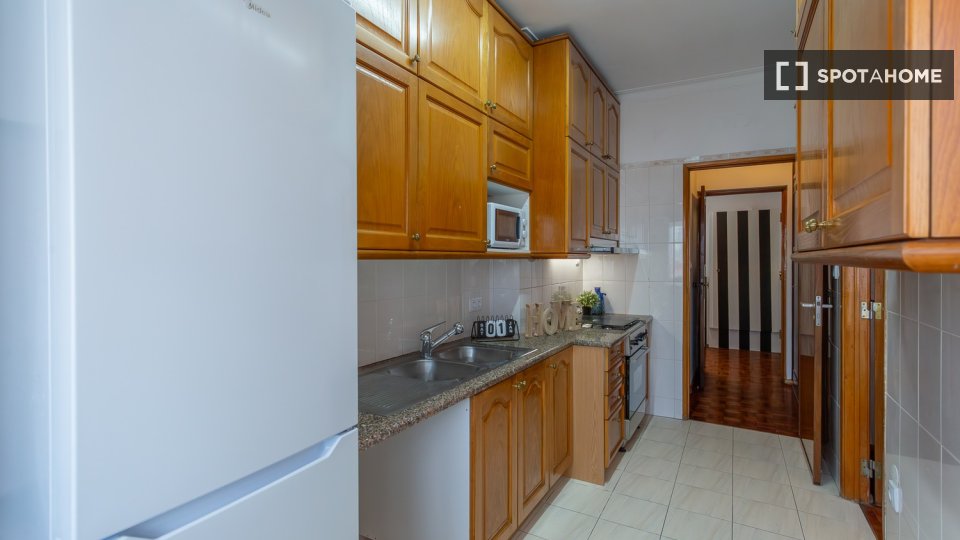 Double room Lisbon, 4 beds — photo 44