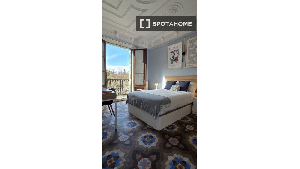 Double room Barcelona, 10 beds, 210m² — photo 12