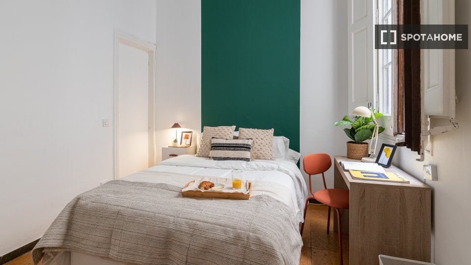 Double room Barcelona, 7 beds, 95m² — photo 10