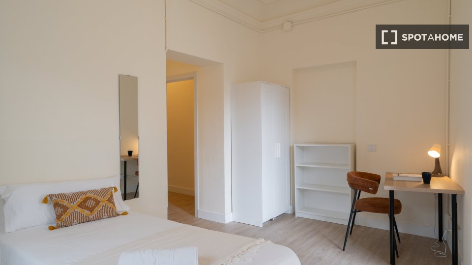 Double room Madrid, 9 beds — photo 12
