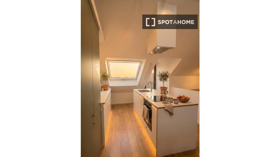 Double room Brussels, 3 beds — photo 4