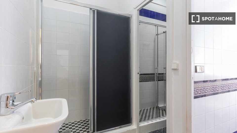 Double room Barcelona, 8 beds, 175m² — photo 9