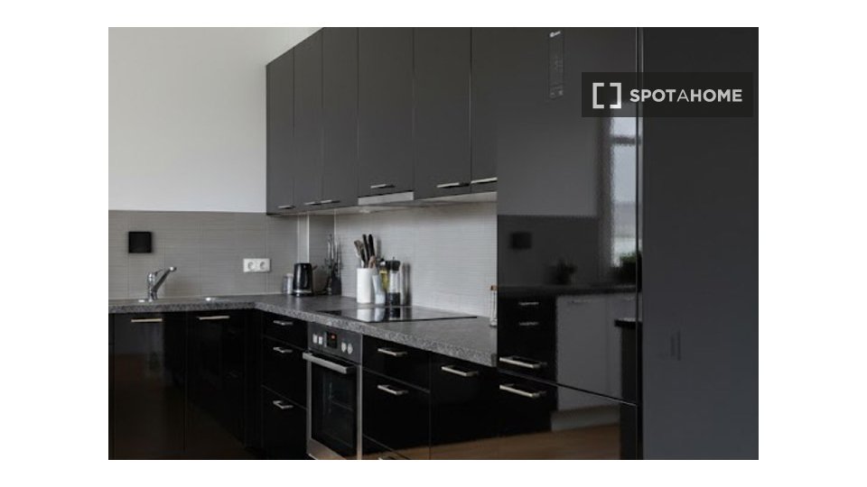 Double room Berlin, 2 beds, 83m² — photo 6