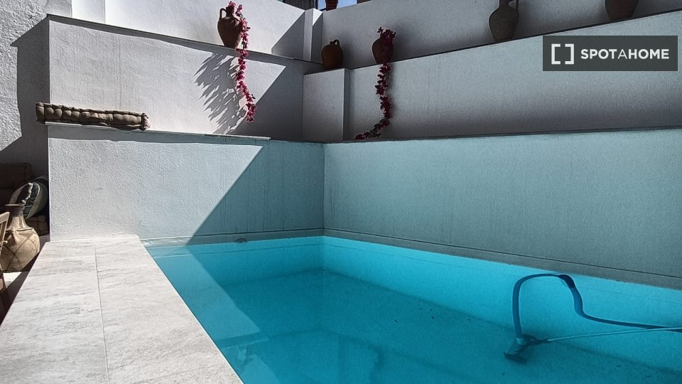 Double room Granada, 3 beds, 100m² — photo 10