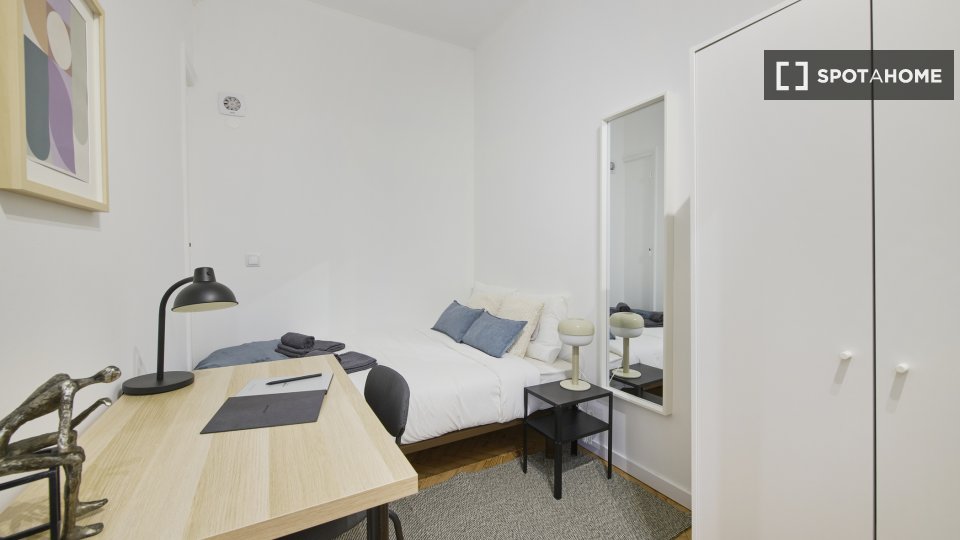 Double room Lisbon, 10 beds — photo 18