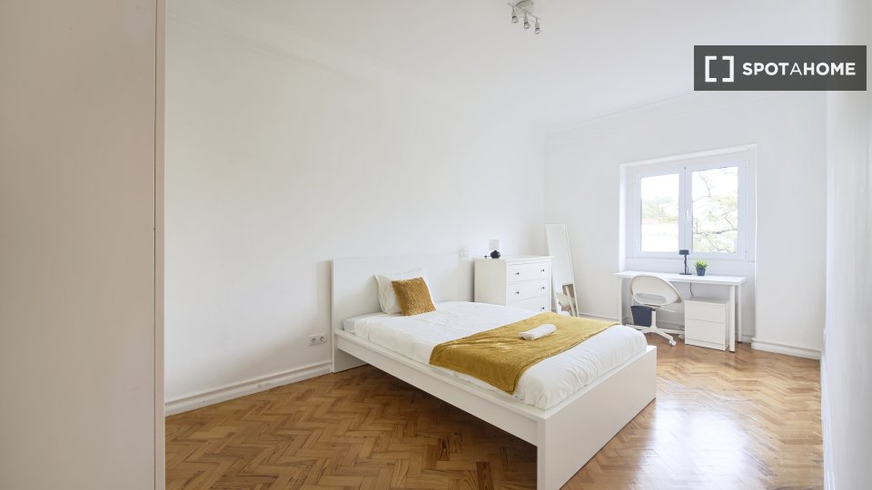Double room Lisbon, 9 beds — photo 20