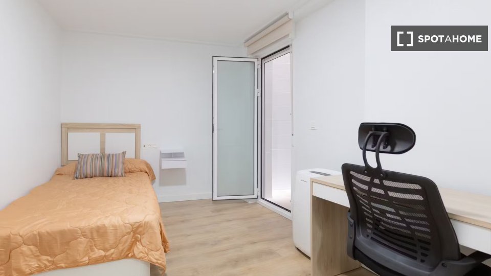 Double room Alicante, 8 beds, 201m² — photo 7