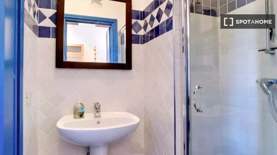 Double room Milan, 1 bed — photo 15