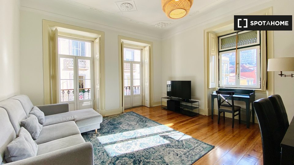 Apartment Lisbon, 2 beds, 75m² — photo 18