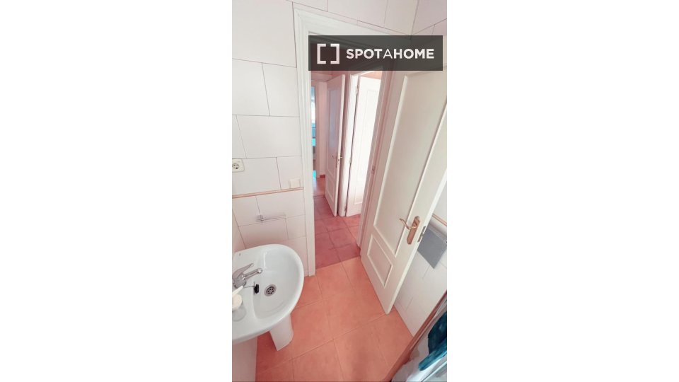 Double room Madrid, 6 beds — photo 19