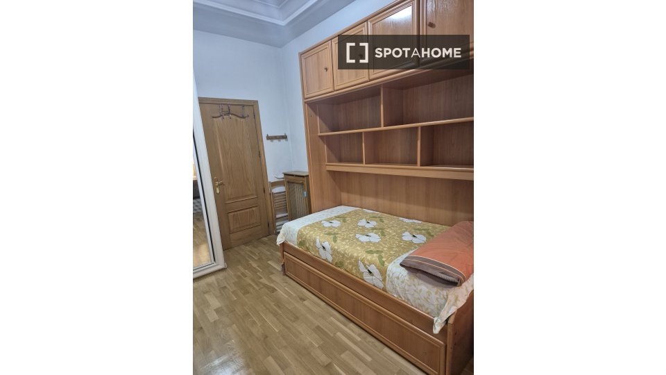 Double room Madrid, 4 beds, 120m² — photo 62
