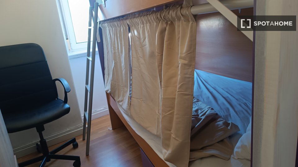 Double room Lisbon, 5 beds, 90m² — photo 46