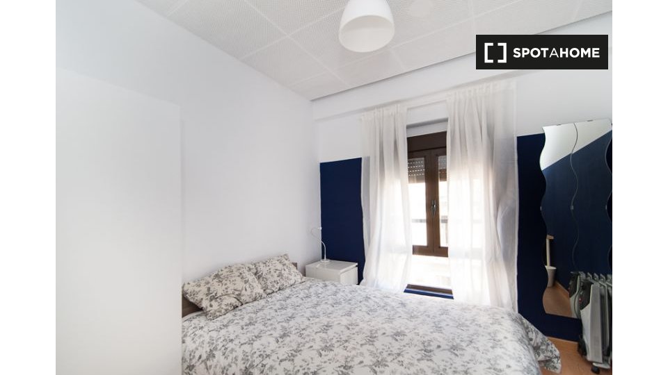 Double room Madrid, 7 beds, 140m² — photo 16